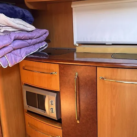 Lage 2 Personen Wohnwagen Luxus Kamp alanı Volkach
