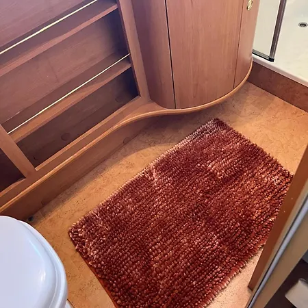 Lage 2 Personen Wohnwagen Luxus Kamp alanı *